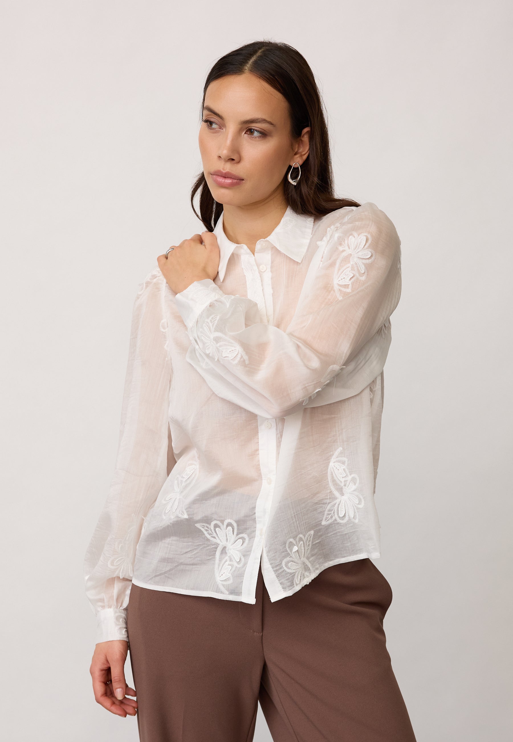 NovinCC Emb LS Shirt - Off white - Co'couture