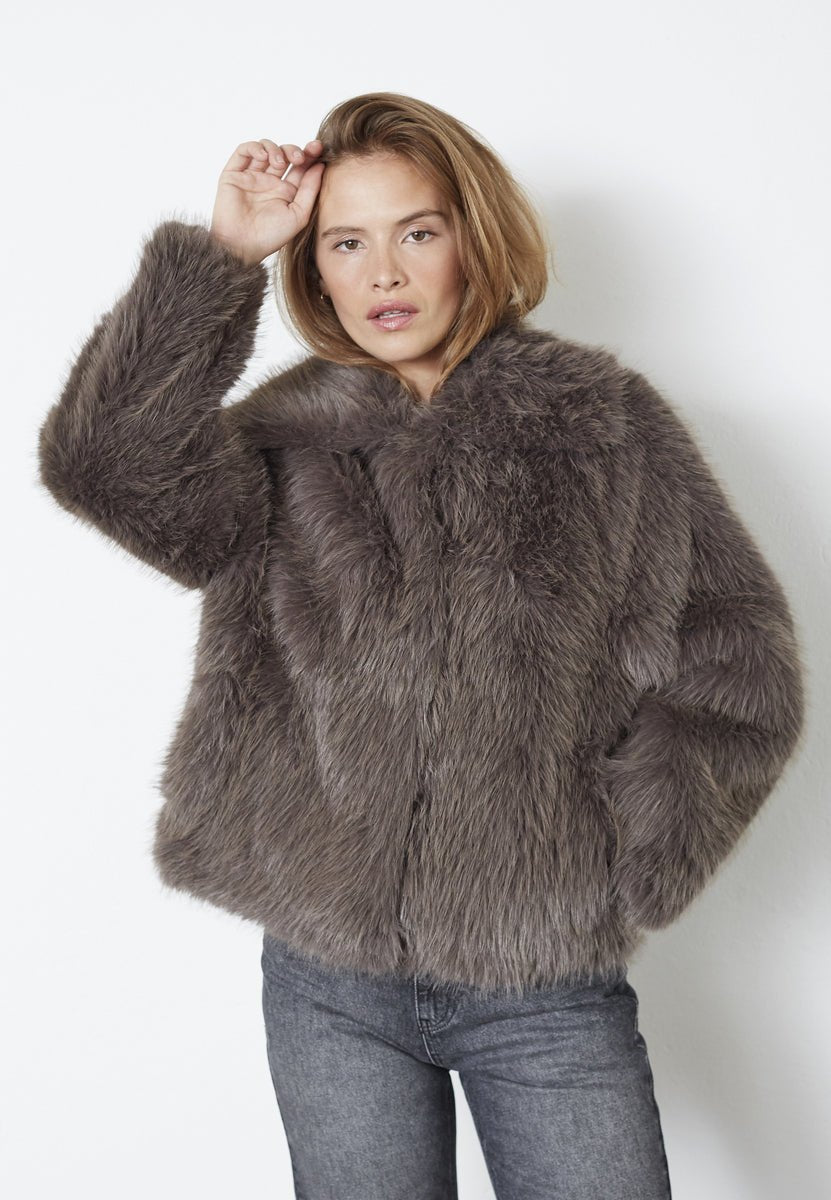 KitaCC Furry Jacket - Walnut - Co'couture