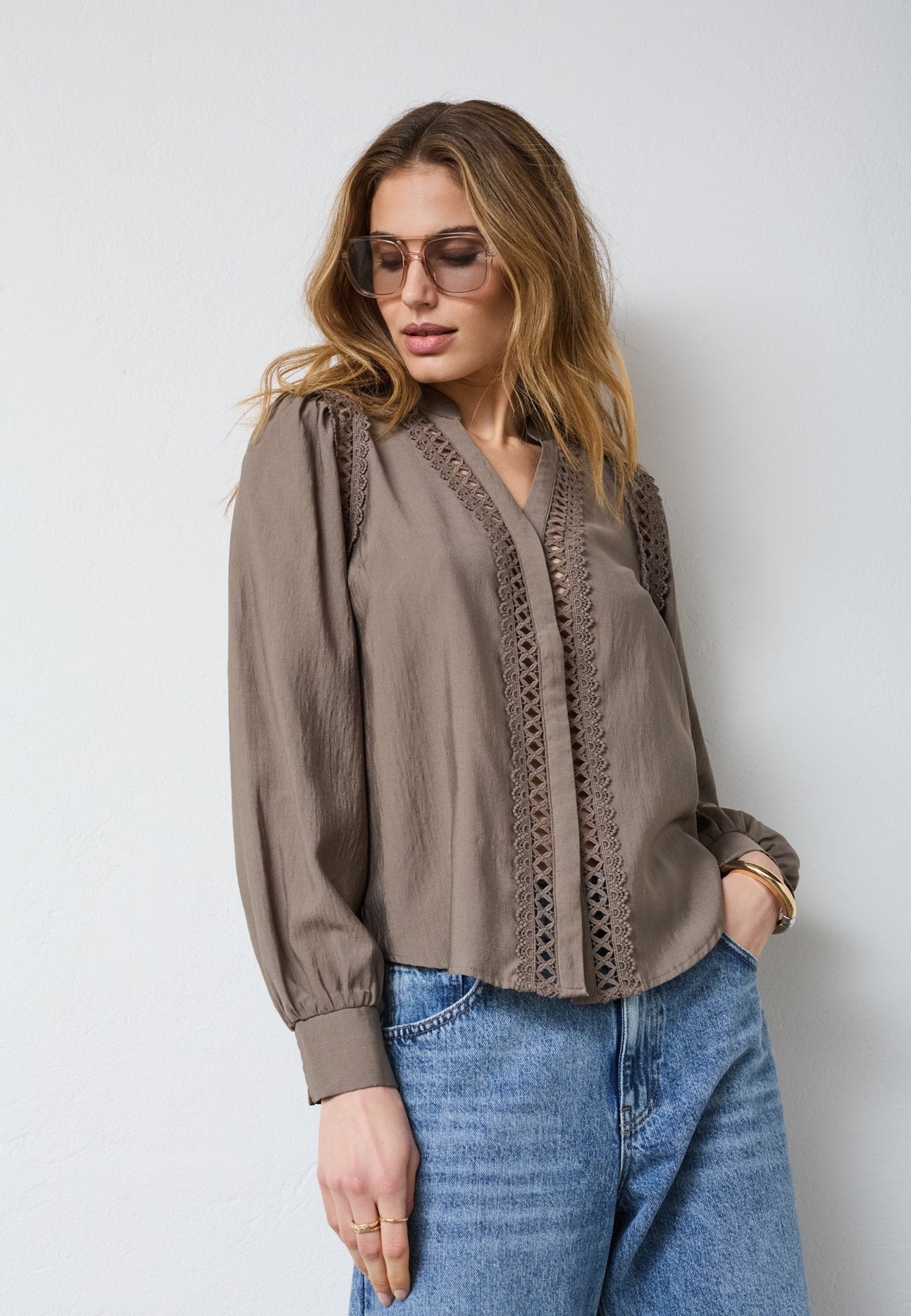 NotisCC Lace V - Shirt - Walnut - Co'couture