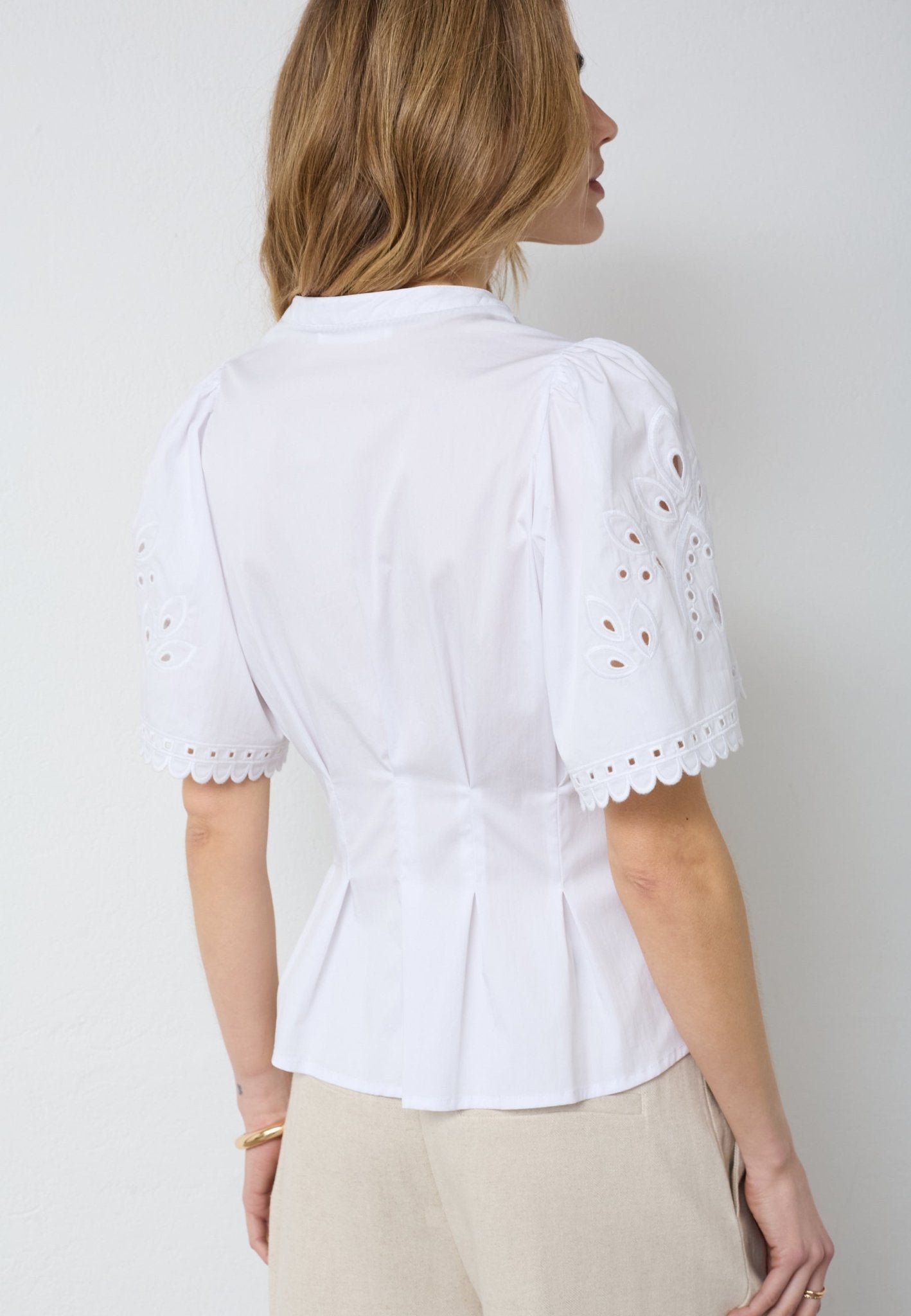 PoppyCC Emb SS V - Shirt - White - Co'couture