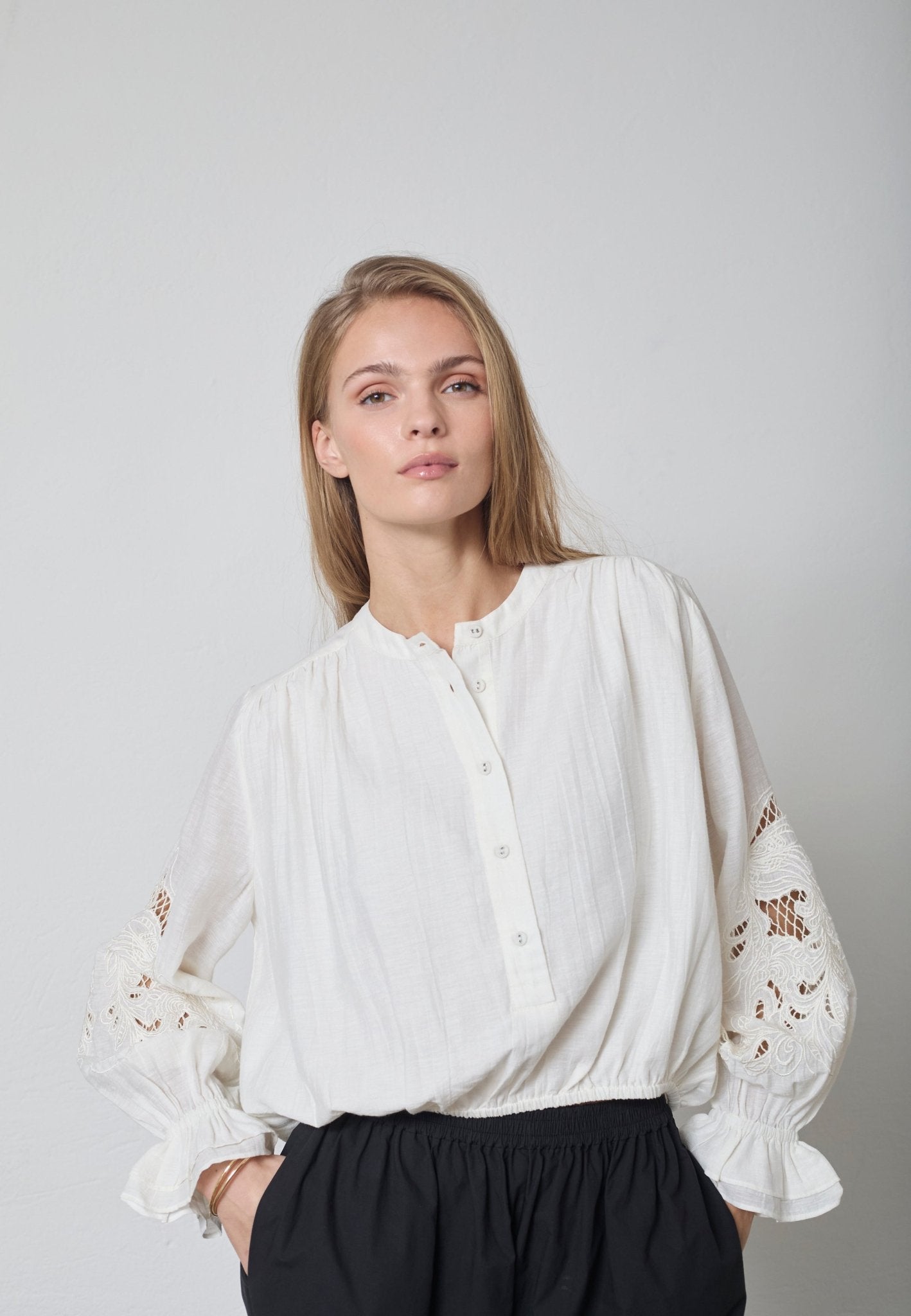 StinaCC Emb Blouse - Off white - Co'couture